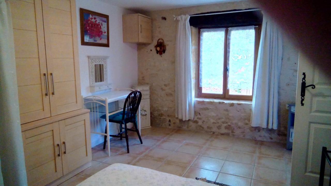 Les Coustilles Saint-Alvere Экстерьер фото